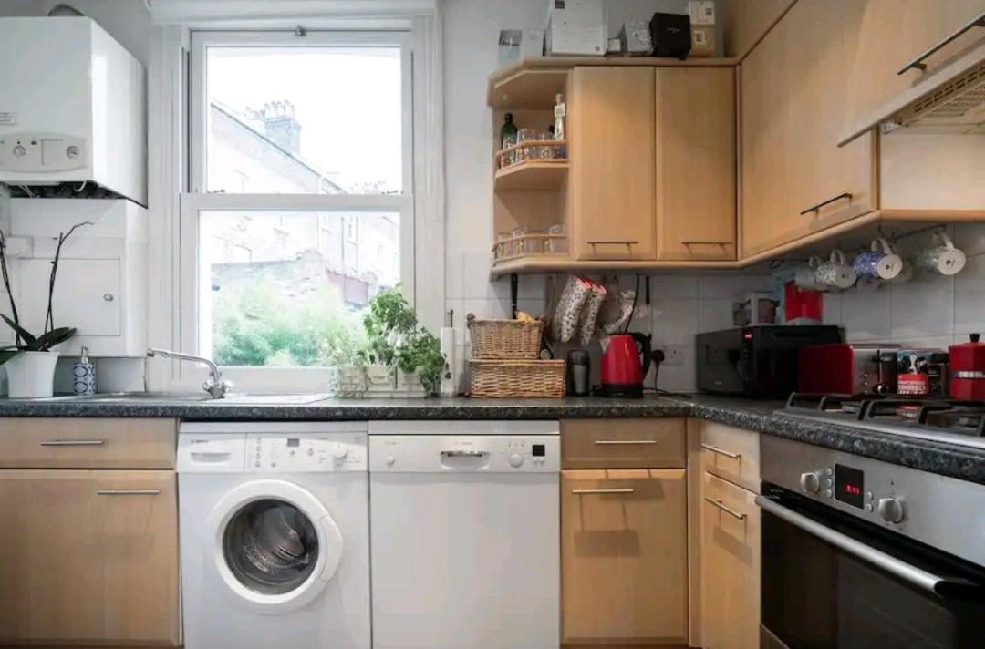 Stylish Room With Private Bath & Terrace In Super Central Clapham Junction Minutes From Victoria, Waterloo Лондон Екстериор снимка
