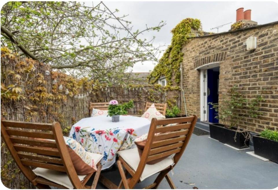Stylish Room With Private Bath & Terrace In Super Central Clapham Junction Minutes From Victoria, Waterloo Лондон Екстериор снимка